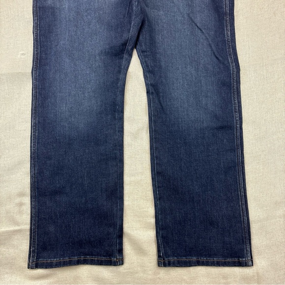 Wrangler Men's Weather Anything Legacy Straight Fit Jeans Size 36x30 - Picture 3 of 12